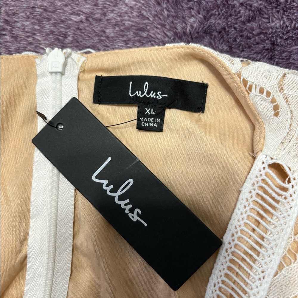 π€ NWT Lulus All The Attraction White Lace Ruffled Romper π€ - Picture 6 of 7